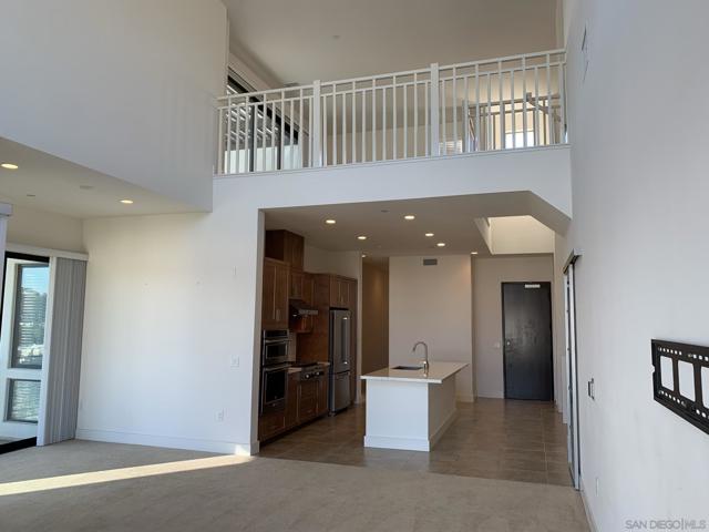 8575 Aspect Dr, San Diego CA: https://media.crmls.org/mediaz/abec299c-14ec-47c7-8a7b-f97c9da9536f.jpg