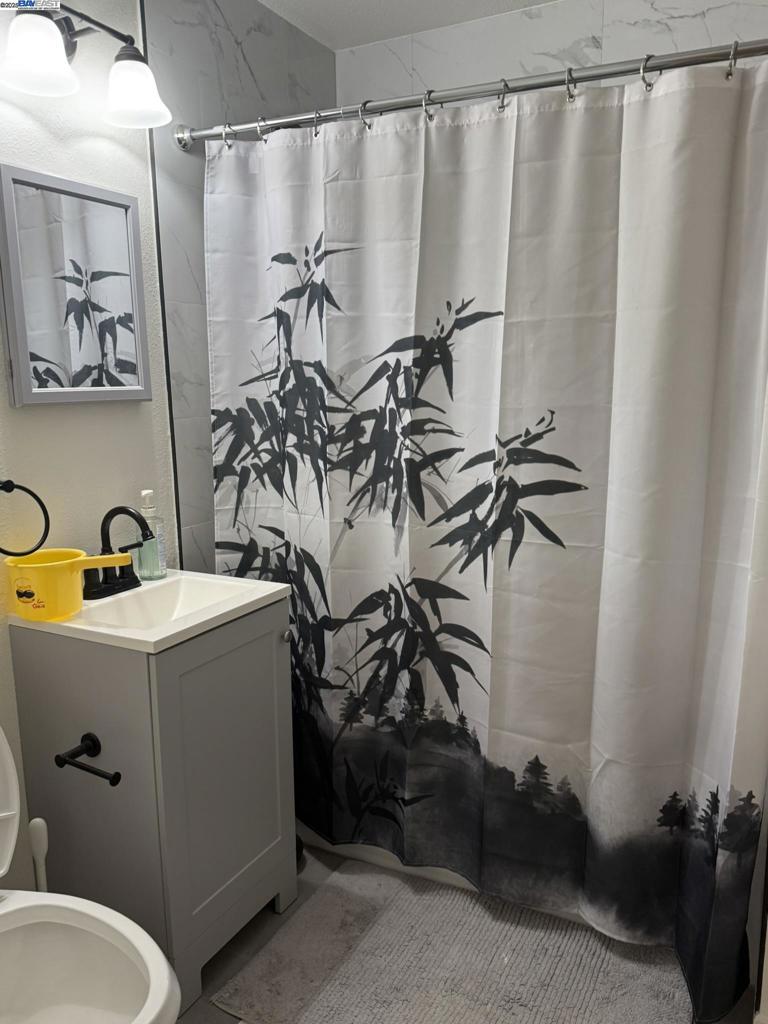 https://media.crmls.org/mediaz/abed8c87-8b77-4db1-905e-b71c0142cc45.jpg?preset=X-Large