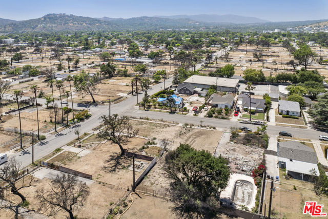 2724 Glen Avenue, Altadena CA: https://media.crmls.org/mediaz/abedaa5c-a6a2-4aca-bff7-1f59e6cbd295.jpg