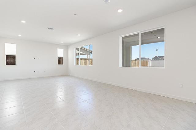 3077 Benetti Street, Lathrop CA: https://media.crmls.org/mediaz/abee7380-3295-4b40-9f41-89ae2f5ca67f.jpg