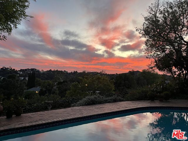 3314 Wonder View Drive, Los Angeles CA: https://media.crmls.org/mediaz/abee95fc-7037-4cc6-80a0-d09af7c51237.jpg