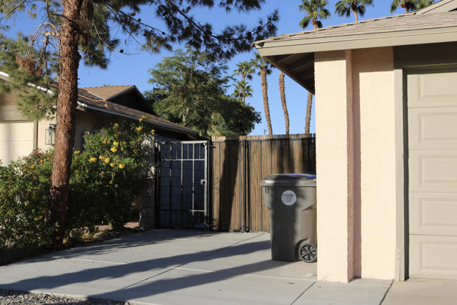 76550 Faber Circle, Palm Desert CA: https://media.crmls.org/mediaz/abee9e0c-b08f-4a9f-bf54-5f957b49fbfa.jpg