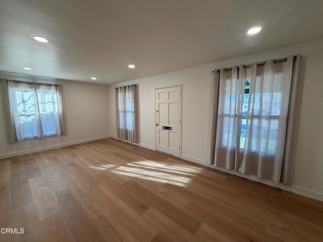 Detail Gallery Image 4 of 12 For 430 W Fir Ave, Oxnard,  CA 93033 - 3 Beds | 1 Baths