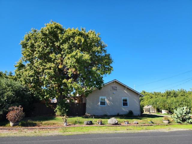 3719 N Hart Road, Modesto CA: https://media.crmls.org/mediaz/abef73c6-3e26-40fb-8c3e-6e46198d8663.jpg
