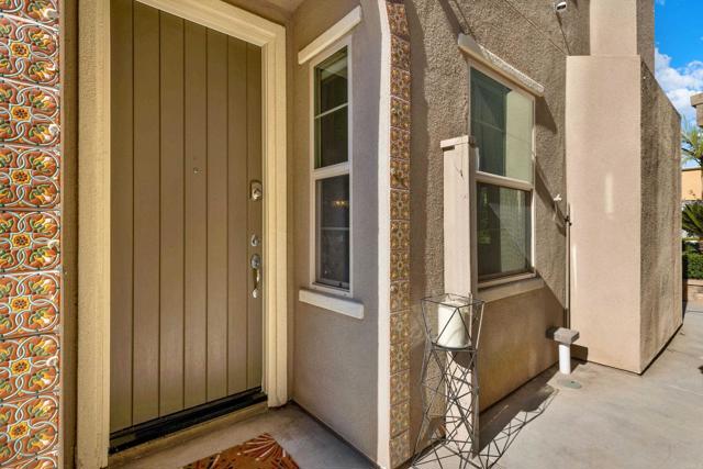 Detail Gallery Image 4 of 64 For 1128 Sage Ln, Vista,  CA 92084 - 4 Beds | 3/1 Baths