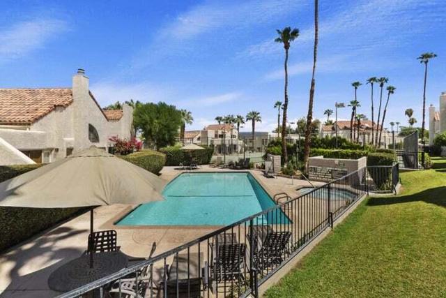 73318 Shadow Mountain Drive, Palm Desert CA: https://media.crmls.org/mediaz/abef7fb7-c810-447d-ae45-5544acebe670.jpg