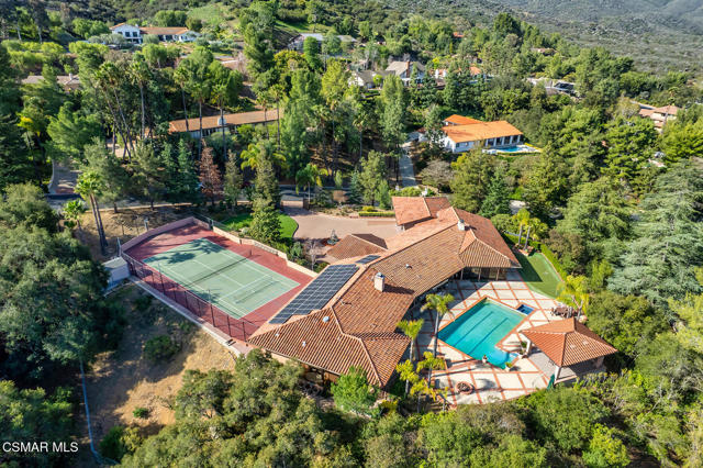 11 Inverness Road, Thousand Oaks CA: https://media.crmls.org/mediaz/abf10154-acda-47e1-9076-ca069f82ab94.jpg