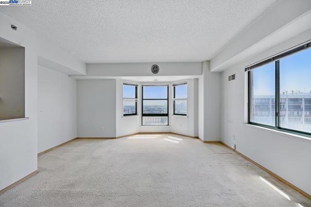 988 Franklin St, Oakland CA: https://media.crmls.org/mediaz/abf11e32-0aad-4fb2-8b57-dd25d0c0ee9c.jpg
