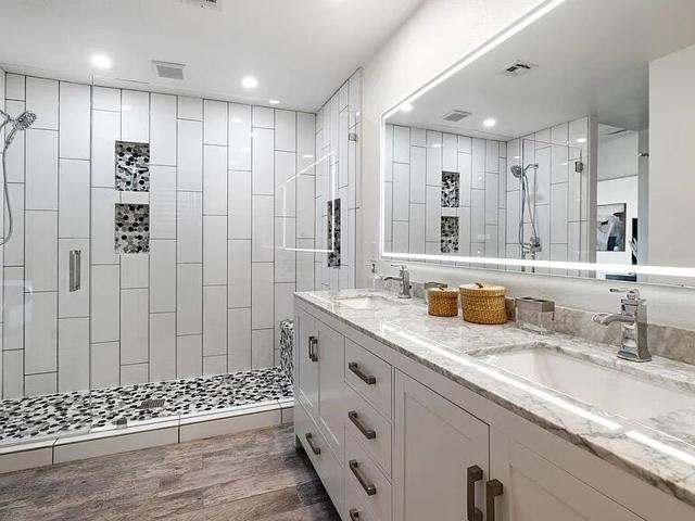 Image 31 of 56 For 76838 Abby Court