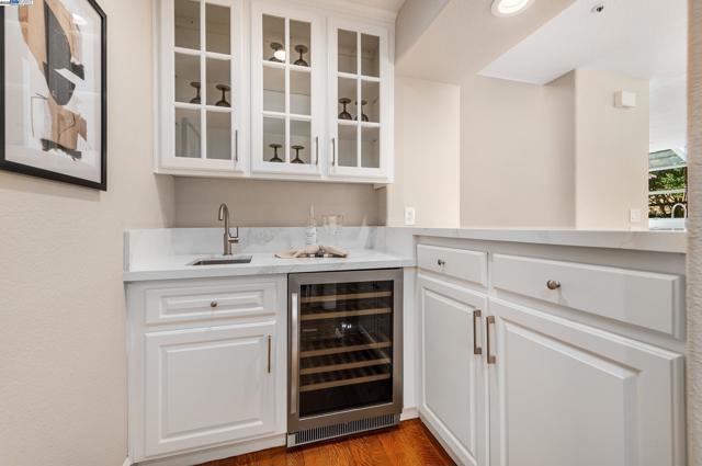 1398 Benedict Ct, Pleasanton CA: https://media.crmls.org/mediaz/abf1526a-c196-43bf-97db-9254d636524f.jpg