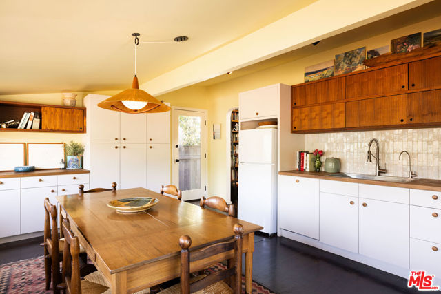 1452 Westerly Terrace, Los Angeles CA: https://media.crmls.org/mediaz/abf1ebd4-e630-4440-bdda-0757a1242c80.jpg