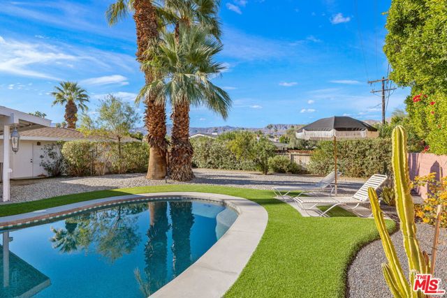 74060 Setting Sun Trail, Palm Desert CA: https://media.crmls.org/mediaz/abf268b7-2353-4feb-9add-3e75d7ee10ae.jpg