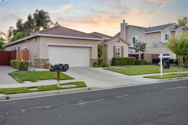 443 Collis St, Brentwood CA: https://media.crmls.org/mediaz/abf27c9d-7e9b-4f24-8fa0-6a953603f72d.jpg