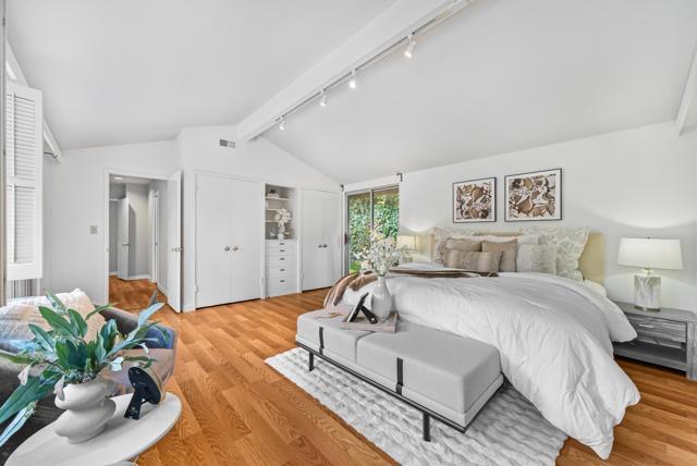 50 Jordan Place, Palo Alto CA: https://media.crmls.org/mediaz/abf2caee-2bc8-43c1-9386-3cca23b95c92.jpg