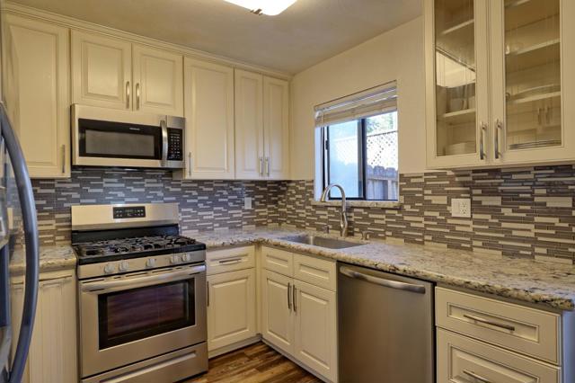 801 Nash Road, Hollister CA: https://media.crmls.org/mediaz/abf34680-84e3-4c87-9a03-0ebfe7689ece.jpg