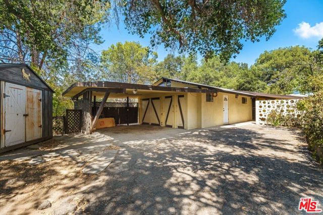 9762 Sunland Boulevard photo 5