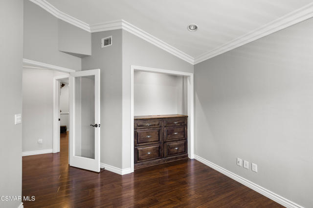 3206 Clarita Court, Thousand Oaks CA: https://media.crmls.org/mediaz/abf41e41-d2fb-4db8-8a64-6eb059f73190.jpg