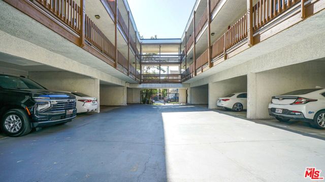 629 East Elk Avenue photo 8