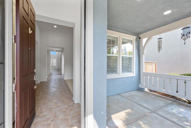 Detail Gallery Image 6 of 55 For 106 Chesapeake Ct, San Marcos,  CA 92069 - 4 Beds | 3 Baths