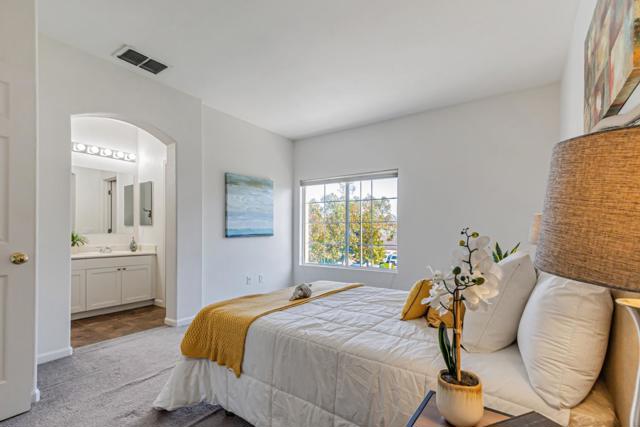 39 Cloud Walk, Milpitas CA: https://media.crmls.org/mediaz/abf49105-b508-4d4e-baeb-d35e38590fa6.jpg