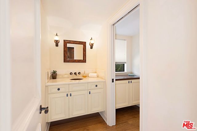 1476 Palisades Drive, Pacific Palisades CA: https://media.crmls.org/mediaz/abf4c503-5e01-4c37-a925-e41760f7be4f.jpg