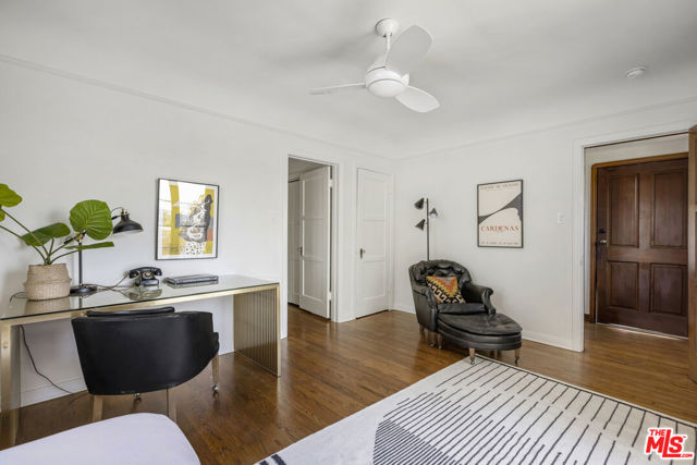 6105 Mount Angelus Drive, Los Angeles CA: https://media.crmls.org/mediaz/abf4cd4b-677f-4188-ba2e-3d4919572766.jpg