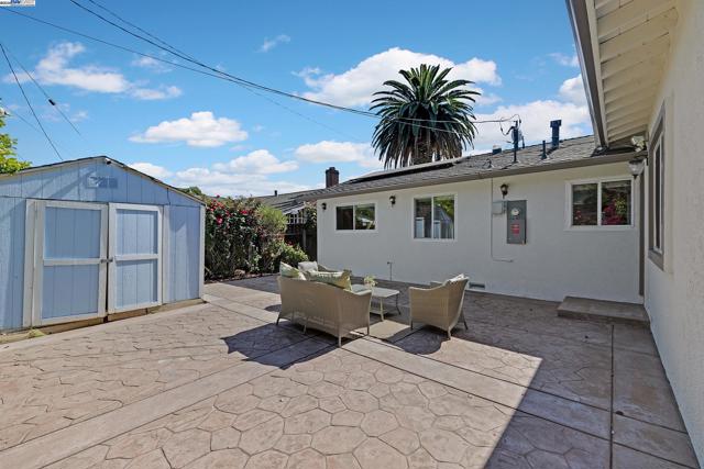 44840 Camellia Dr, Fremont CA: https://media.crmls.org/mediaz/abf52fbf-195e-4597-a7a6-eb1705d983e5.jpg