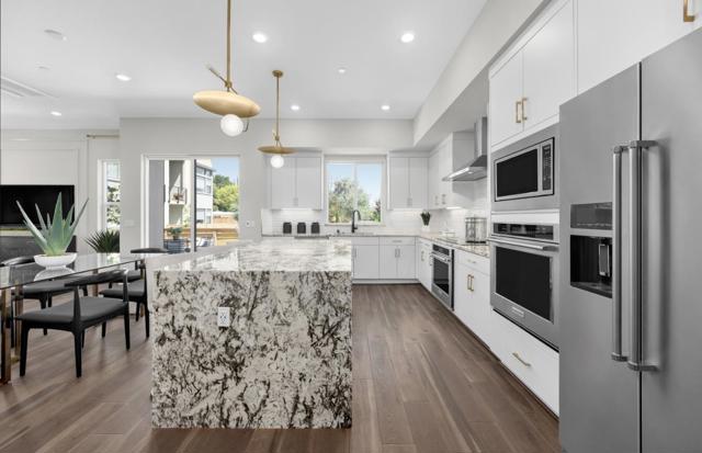 11645 Redwood Place, Saratoga CA: https://media.crmls.org/mediaz/abf5785e-4675-44c0-b1c4-0d4c14d7ba98.jpg