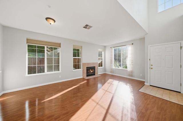 7445 Brigadoon Way, Dublin CA: https://media.crmls.org/mediaz/abf62115-3c62-4dd9-91ab-d6086bdcfb02.jpg