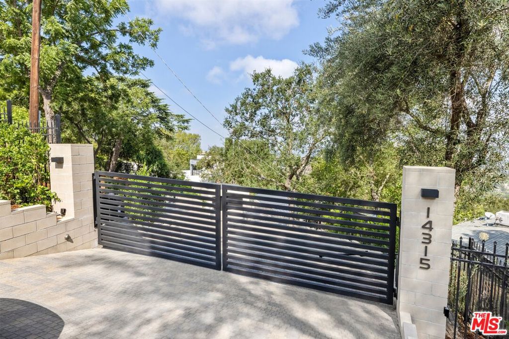 14315 Mulholland Drive