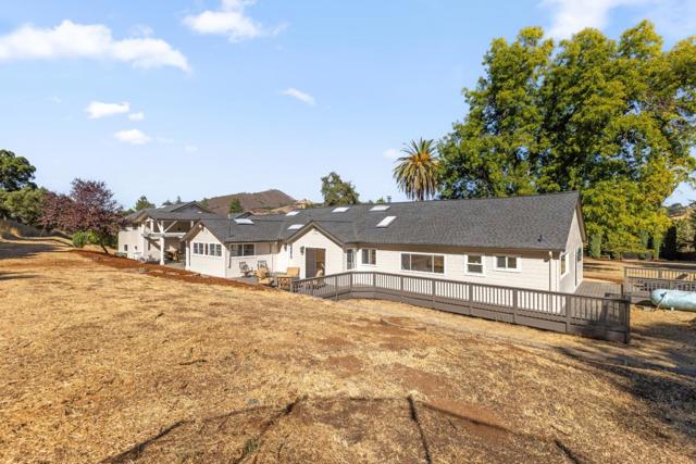 16035 Oak Glen Avenue, Morgan Hill CA: https://media.crmls.org/mediaz/abf6266d-1b87-4cab-b0f7-251cf4b031d4.jpg