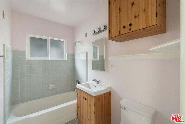 821 Laveta Terrace, Los Angeles CA: https://media.crmls.org/mediaz/abf6387a-dd48-4b5e-8451-e24900fdc886.jpg