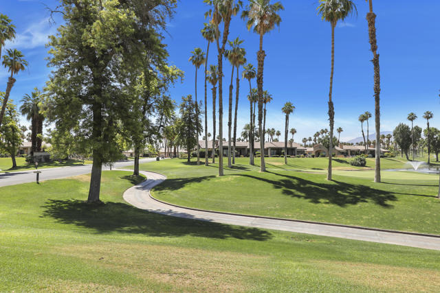 76099 Impatiens Circle, Palm Desert CA: https://media.crmls.org/mediaz/abf681e6-ca69-42a7-8c4f-09111fd950f1.jpg