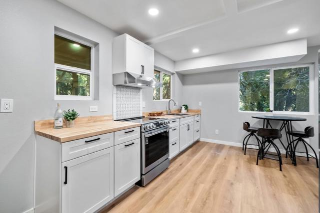 831 Hillcrest Drive, Felton CA: https://media.crmls.org/mediaz/abf6f3fd-8298-4452-9d9d-9126b6dfb0db.jpg