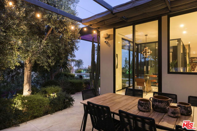 3306 Deronda Drive, Los Angeles CA: https://media.crmls.org/mediaz/abf71b4c-b4cb-48c1-80ec-9d40275e0b9c.jpg