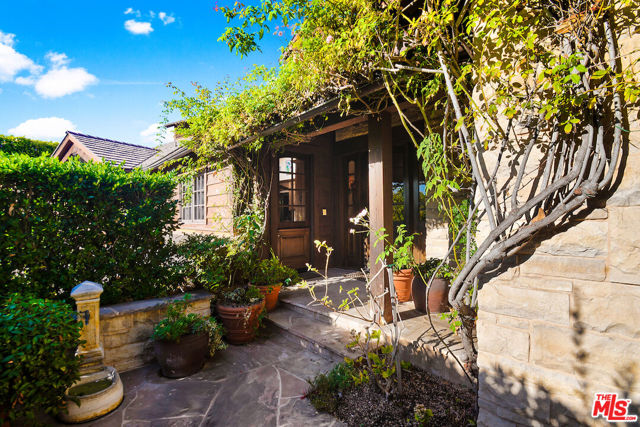 130 S LAYTON Drive, Los Angeles CA: https://media.crmls.org/mediaz/abf7c9e5-395e-4efb-a375-37d14ad7730f.jpg