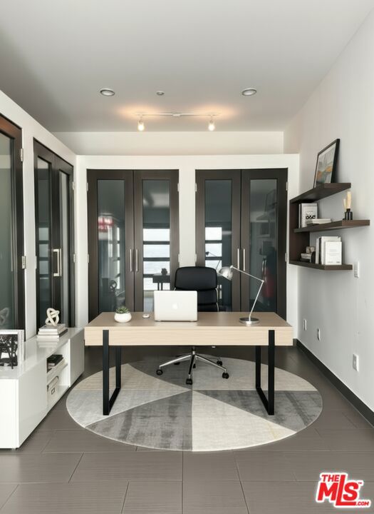 2929 Passmore Drive, Los Angeles CA: https://media.crmls.org/mediaz/abf82a8b-0718-467a-bf7b-7f10e43eaa16.jpg