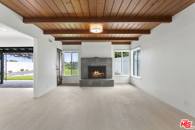 4444 Don Felipe Drive, Los Angeles CA: https://media.crmls.org/mediaz/abf83577-f887-414f-a1e1-b27085657152.jpg