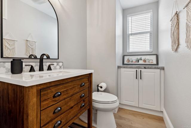 1568 Sapphire Dr, Carlsbad CA: https://media.crmls.org/mediaz/abf8e9de-04bb-47b9-9ea4-2d25cf76c0db.jpg