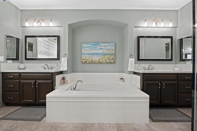 2130 Staghorn Way, Livermore CA: https://media.crmls.org/mediaz/abf8ef7c-aae4-46c9-9639-f0714754ec0b.jpg