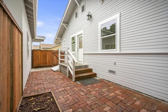 840 N 15th Street, San Jose CA: https://media.crmls.org/mediaz/abf8fe73-f5d9-495a-96dd-793d1487373e.jpg