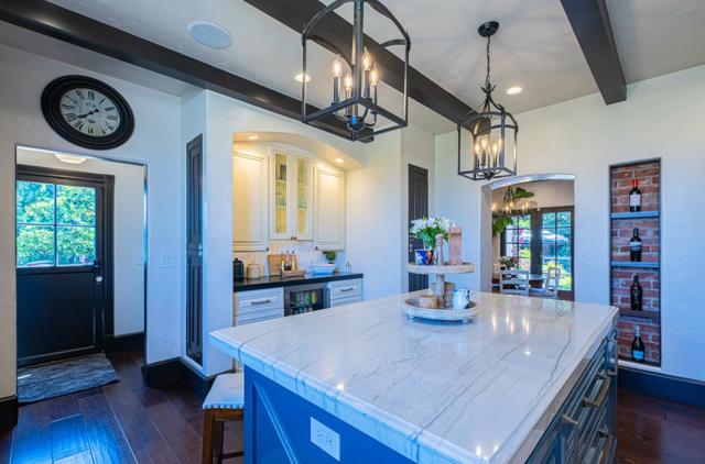 1 Santa Lucia Avenue, Salinas CA: https://media.crmls.org/mediaz/abf9d9af-94ca-4564-9839-3963f751f14d.jpg