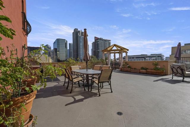 1601 India, San Diego CA: https://media.crmls.org/mediaz/abfa4c78-c888-41f3-afbc-11b05457faff.jpg