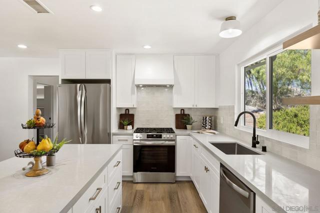 38795 Harris Truck Trail, Fallbrook CA: https://media.crmls.org/mediaz/abfa66a5-fe9b-46aa-837a-3a3bbb6c410f.jpg