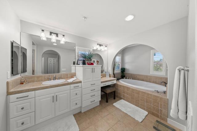 Detail Gallery Image 20 of 32 For 14586 Luna Media, San Diego,  CA 92127 - 4 Beds | 5 Baths