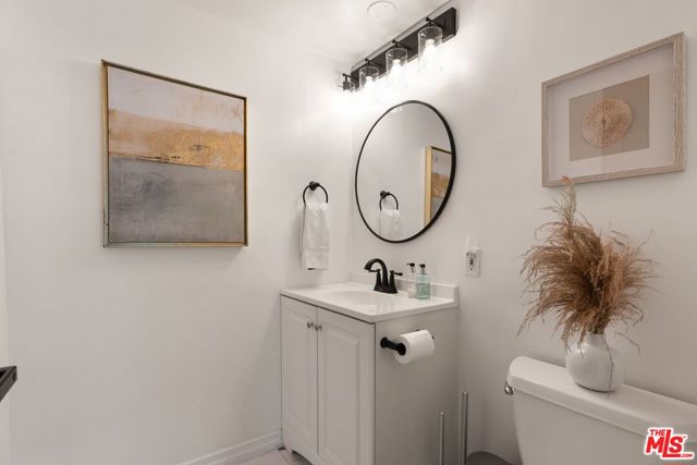 3011 Clune Avenue, Venice CA: https://media.crmls.org/mediaz/abfad5ff-2e7d-4504-ac80-2731efb05cc7.jpg