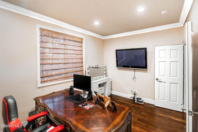 551 Rustic Hills Drive, Simi Valley CA: https://media.crmls.org/mediaz/abfae920-9015-42ef-a827-fa1a559c72b4.jpg