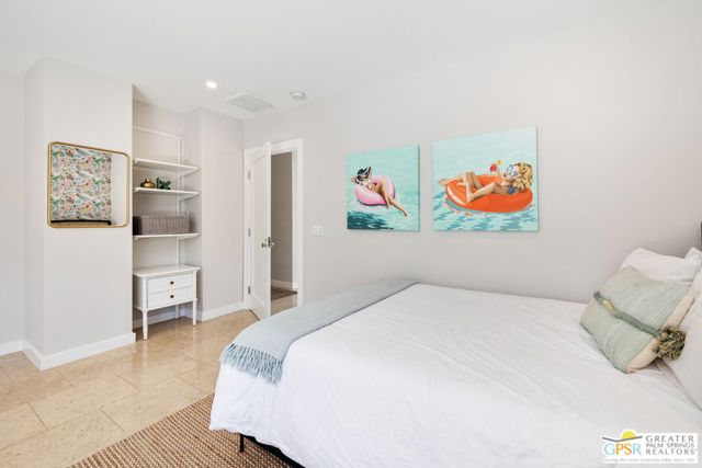 290 W Lilliana Drive, Palm Springs CA: https://media.crmls.org/mediaz/abfaec77-7e4b-450d-ac5f-b493f4229a84.jpg