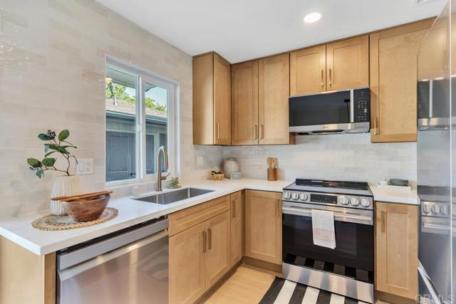 10670 Duke Miguel Court, Santee CA: https://media.crmls.org/mediaz/abfaf9cc-0e45-47e9-a7d0-aae533ce6095.jpg
