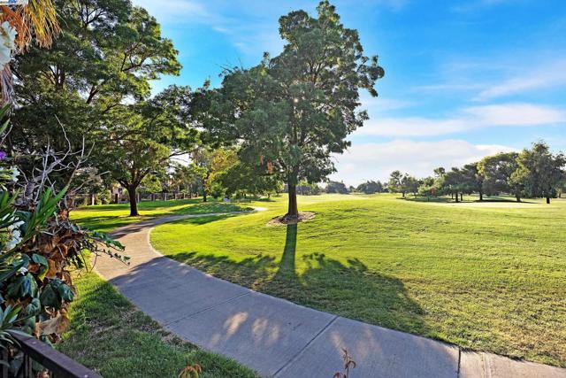 2380 Wayfarer Dr, Discovery Bay CA: https://media.crmls.org/mediaz/abfb19c6-73af-4752-8c42-77e7abb3402f.jpg